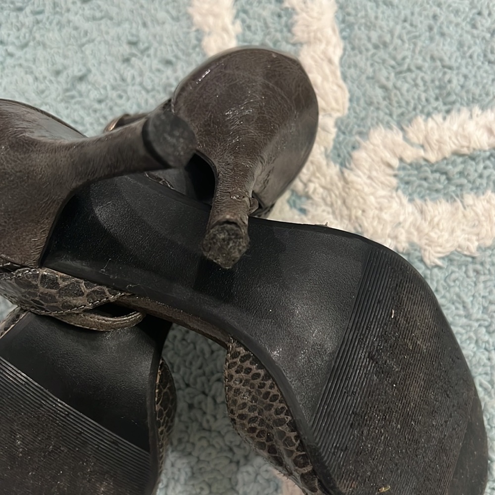 Shoes - Picture 7 of 11